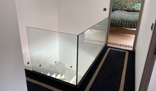 Garde-Corps en Verre sur Mesure – Escalier, Intérieur & Extérieur | Miroiterie Cluzel, Montélimar